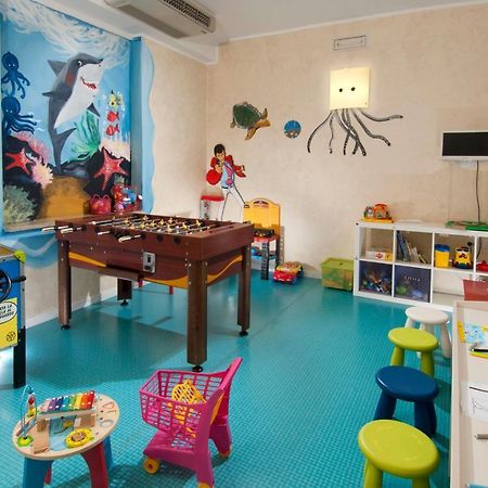 Hotel Prestige Каттолика Экстерьер фото