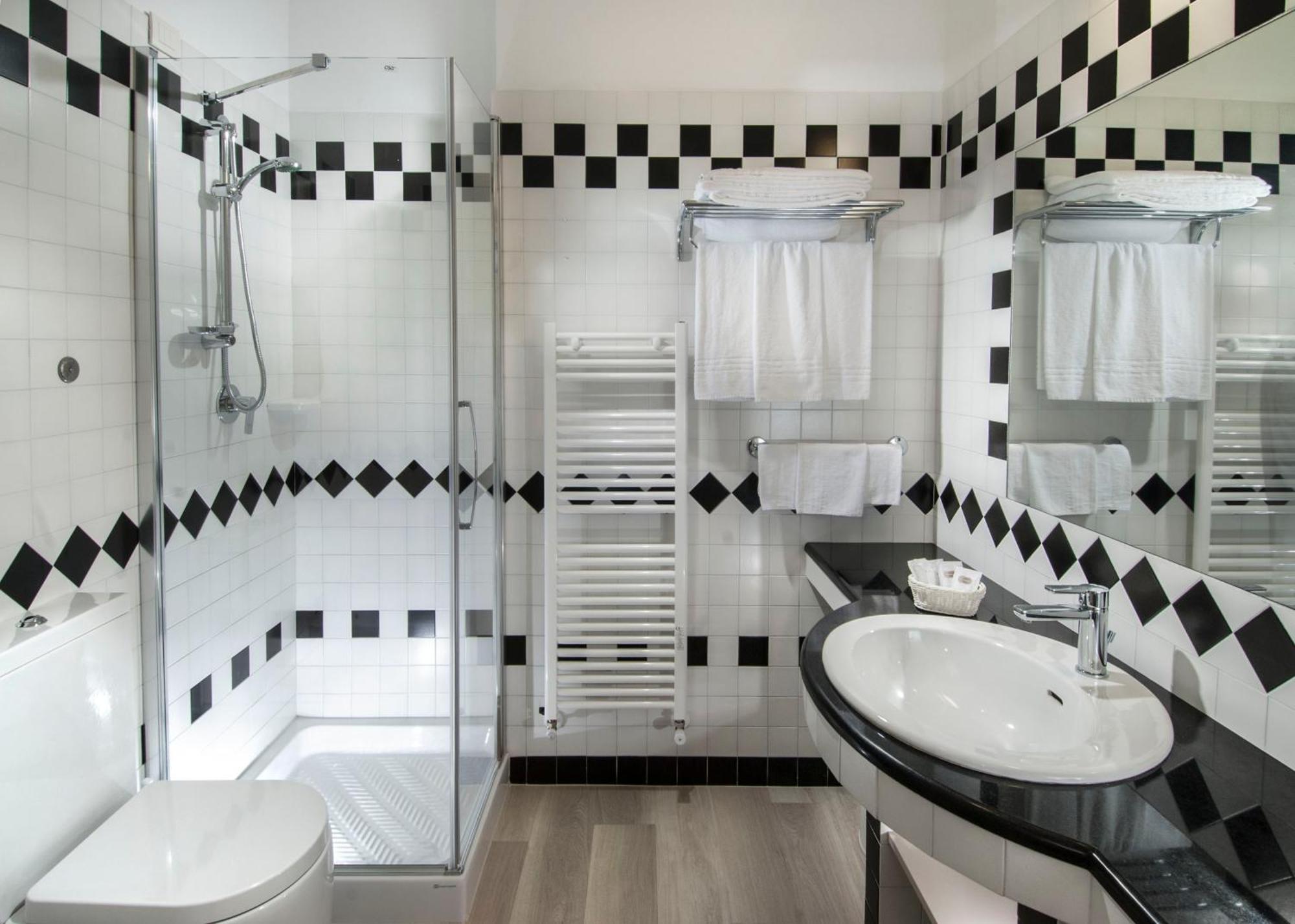 Hotel Prestige Каттолика Экстерьер фото
