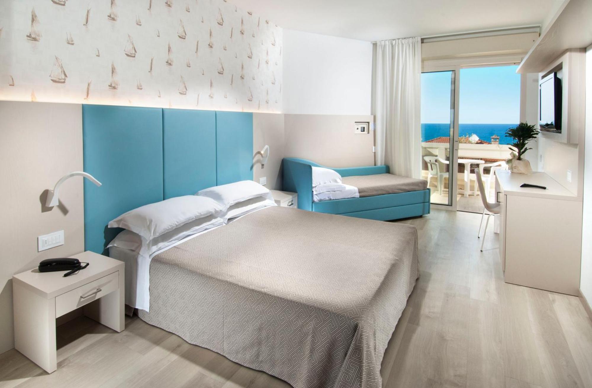 Hotel Prestige Каттолика Экстерьер фото