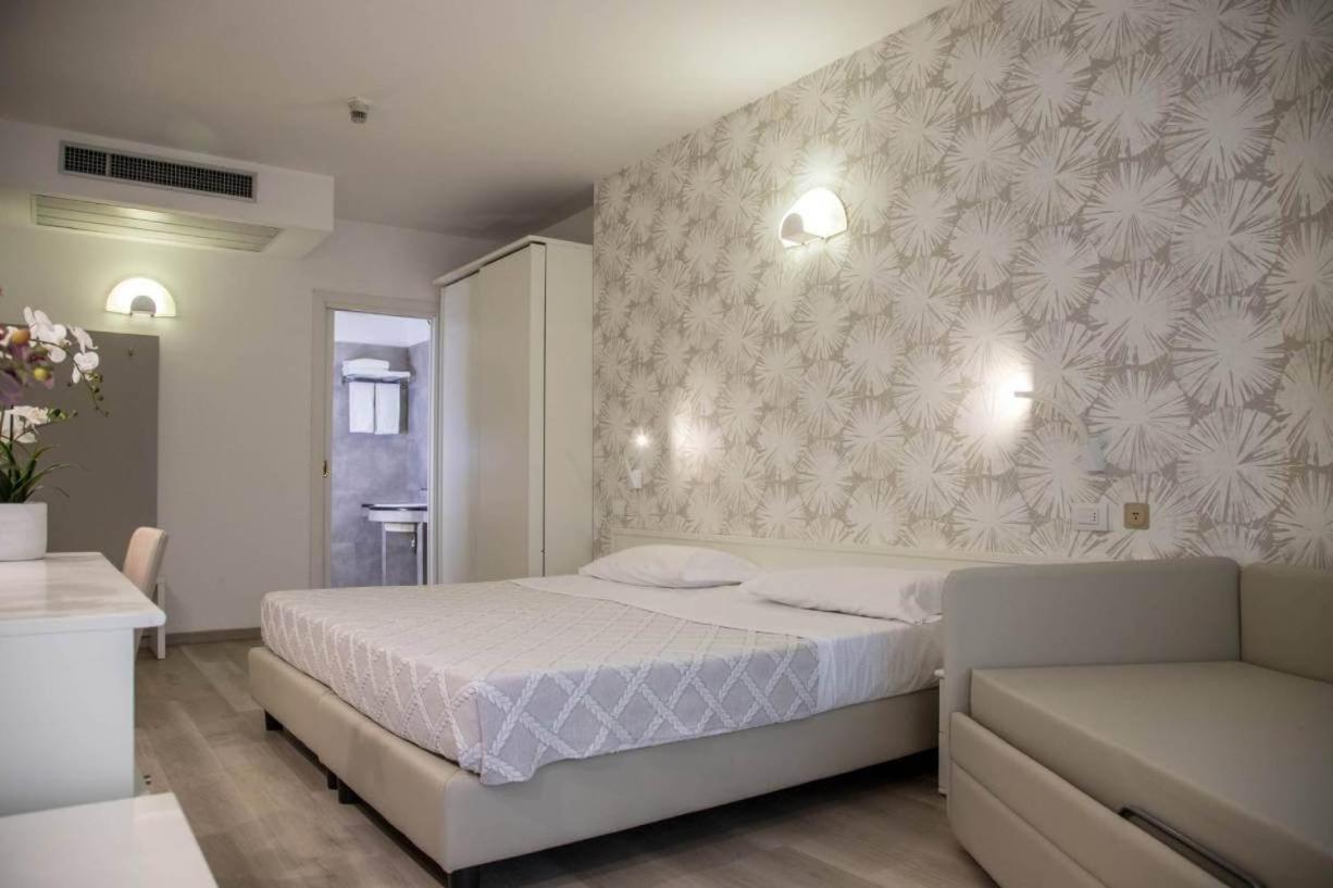 Hotel Prestige Каттолика Экстерьер фото