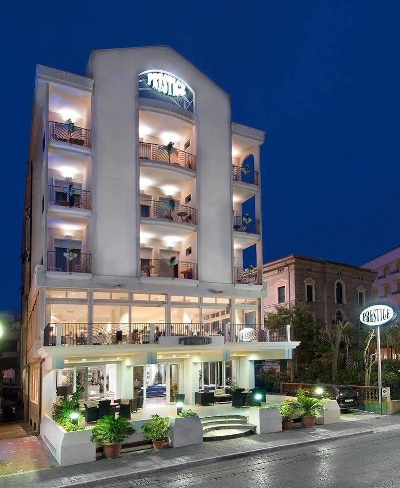 Hotel Prestige Каттолика Экстерьер фото